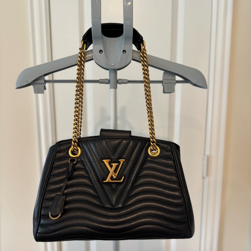 LV New Wave GM Black – Leaving Poshmark Friday! Urgent Sale - Picture 15 of 16